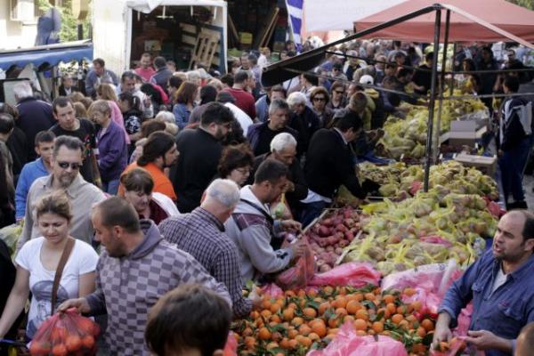 Εξαρθρώθηκε σπείρα στις λαϊκές αγορές που εκβίαζε επαγγελματίες
