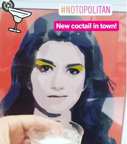 Η Κατερίνα Νοτοπούλου κέρασε ανορθόγραφο «notopolitan»