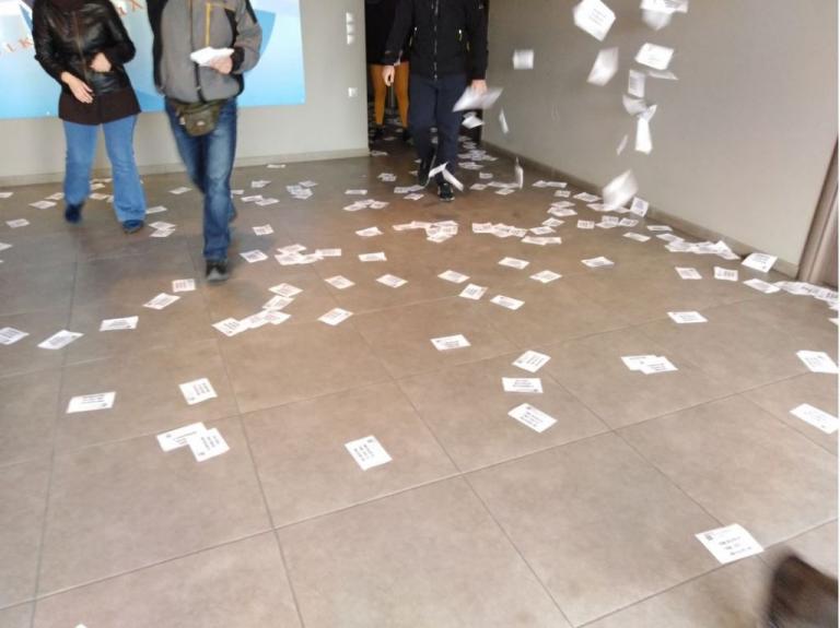 Έφοδος Ρουβίκωνα σε βιομηχανία εμφιάλωσης νερού στην Κηφισιά