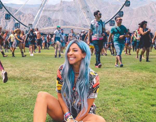 Ιnfuencer έγινε viral «σκηνοθετώντας» ότι πήγε στο Coachella