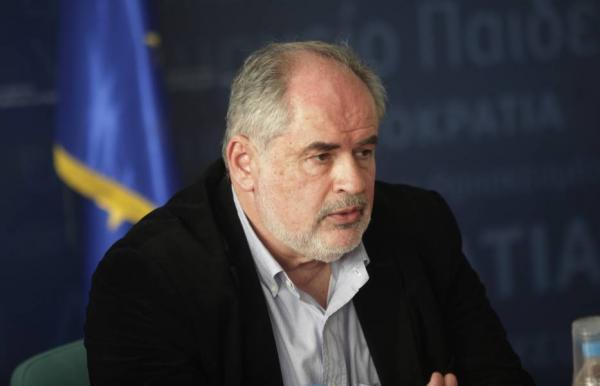 Η υποτροφία στον γιο του υπουργού Φωτάκη είναι νόμιμη, είναι όμως ηθική; – Τι απαντά ο ίδιος