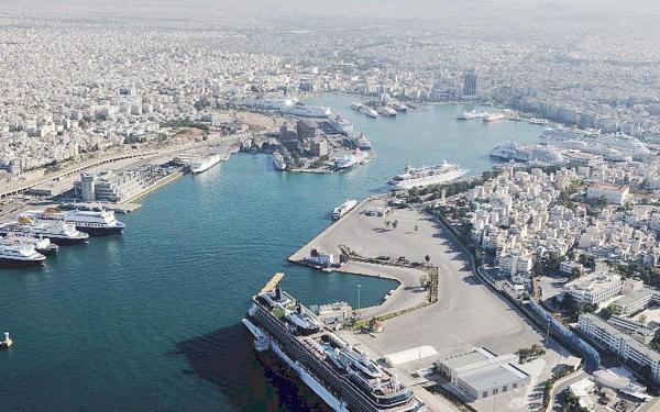 Πέθανε 77χρονη μόλις βγήκε από το πλοίο στον Πειραιά