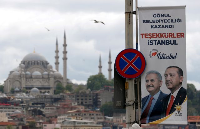 Κωνσταντινούπολη: O Ερντογάν απορρίπτει τις αντιδράσεις για την ακύρωση των εκλογών