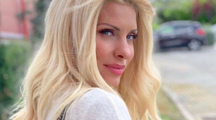 Η Ελένη Μενεγάκη «πόζαρε» για την κόρη της Βαλέρια