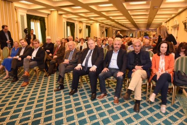 Μαζεύτηκαν όλες οι «φυλές» του ΠΑΣΟΚ