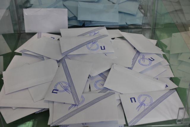 Καταγγελίες ΚΙΝΑΛ ότι δεν δίνουν τα ψηφοδέλτια σε εκλογικά κέντρα