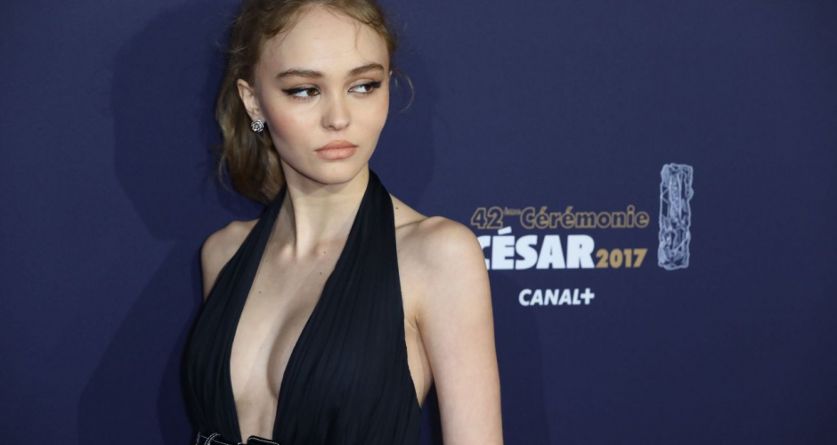 Η 20χρονη κόρη του Johnny Depp κατακτά το Hollywood