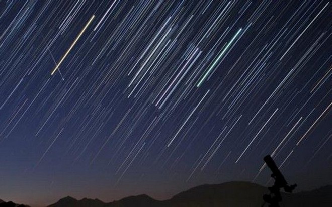 Πεφταστέρια απόψε Δευτέρα- Οι Υδροχοΐδες του κομήτη του Χάλεϊ | in.gr