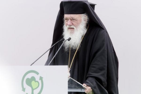 Στο πλευρό της 8χρονης Αλεξίας ο Αρχιεπίσκοπος Ιερώνυμος