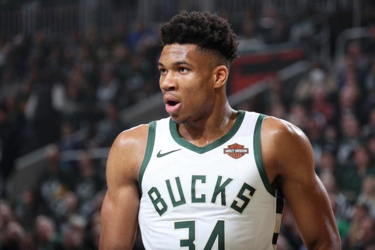 Γιάννης Αντετοκούνμπο: O «Greek Freak» κυκλοφορεί.. ελεύθερος
