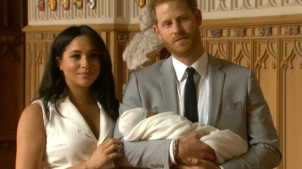 Και το όνομα του βασιλικού μωρού είναι…