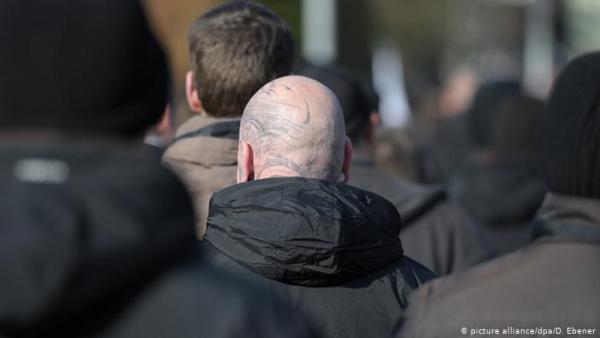 Πώς πρέπει να αντιμετωπίζονται οι ακροδεξιοί;