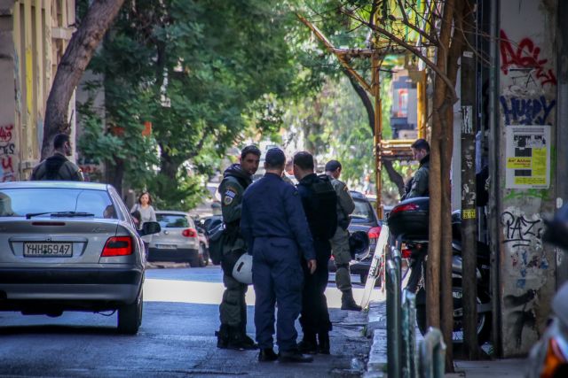 Πάνω από 100 κιλά χασίς εντόπισε η ΕΛ.ΑΣ. σε διαμέρισμα στα Εξάρχεια – Τρεις συλλήψεις