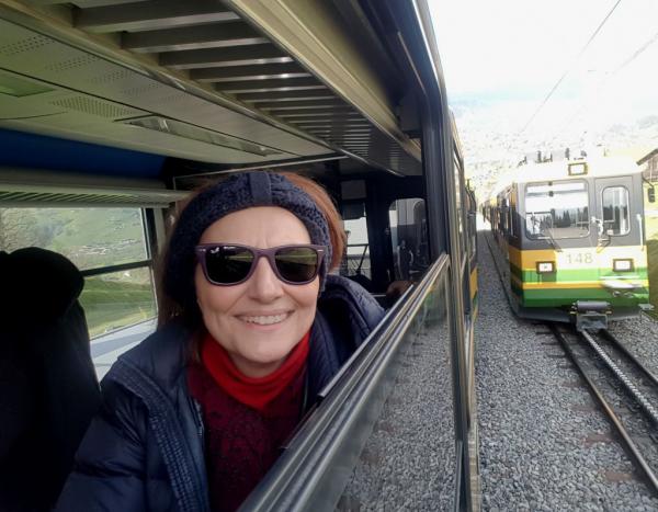 Η Τατιάνα Λύγαρη μιλάει στο in.gr για την πιο καλλιτεχνική αμαξοστοιχία της πόλης