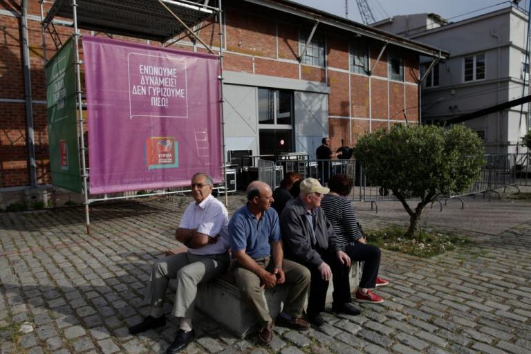 Πολιτική αθλιότητα και εξαγορά ψήφων η τακτική «Αλέξη δώστα όλα»