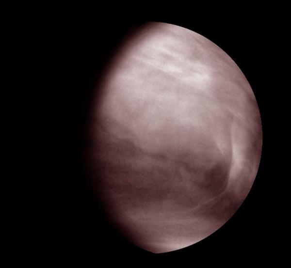 Αστρονόμοι είδαν τα μεσαία σύννεφα της Αφροδίτης