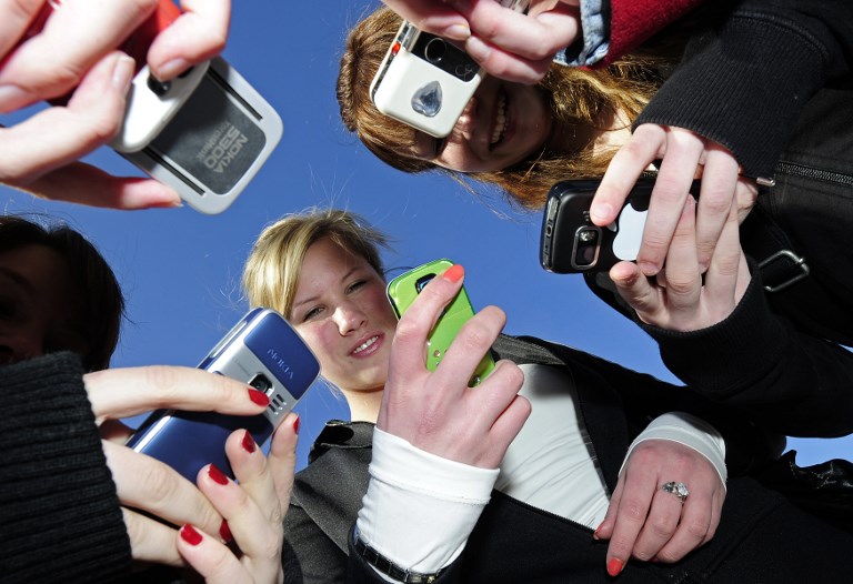 Περισσότερα από τους ανθρώπους είναι πλέον τα κινητά τηλέφωνα στον πλανήτη γη