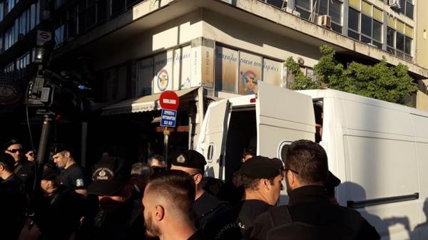 Θεσσαλονίκη: Νέα ένταση πριν την ομιλία Τσίπρα – Αντιεξουσιαστές με πανό για Κουφοντίνα