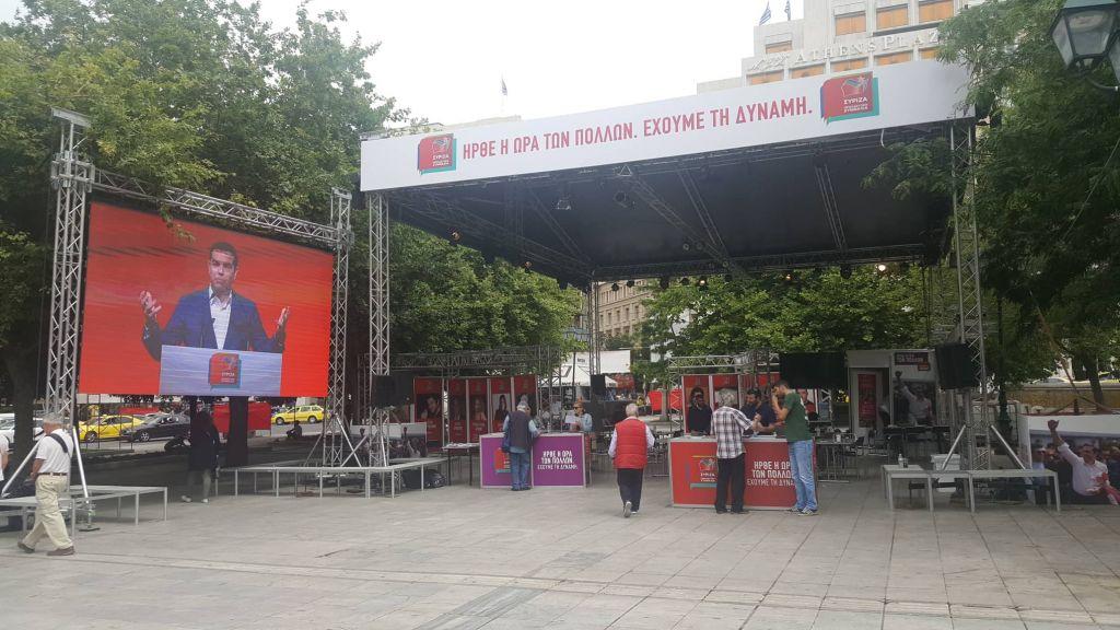 Δάσκαλε που δίδασκες… Σοβαρές παρατυπίες σε εκλογικά περίπτερα κομμάτων και υποψηφίων