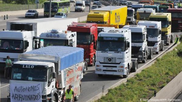 Οδηγός φορτηγού: δύσκολο επάγγελμα, αβέβαιο μέλλον