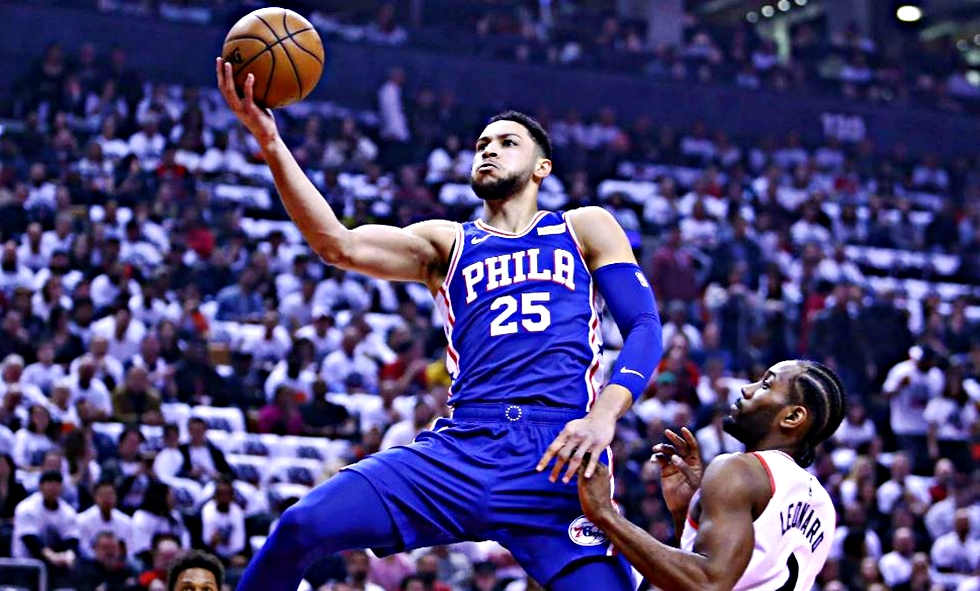 Οδεύει προς Λος Άντζελες ο Σίμονς