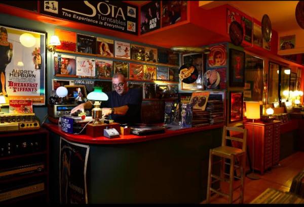 Δημήτρης Χατζής : Θρήνος για τον μουσικό που πέθανε στην σκηνή