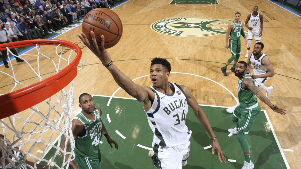 Οι κορυφαίες στιγμές του Γιάννη από τις «μάχες» με τους Σέλτικς