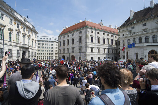 Αυστρία: Αντικυβερνητικές διαδηλώσεις μετά την αποκάλυψη του σκανδάλου με τον αντικαγκελάριο