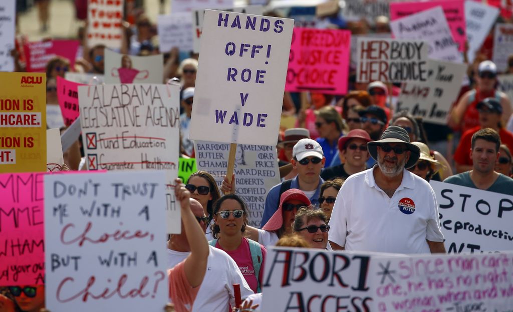 Αλαμπάμα: Χιλιάδες διαδηλωτές υπέρ του δικαιώματος των γυναικών στην άμβλωση