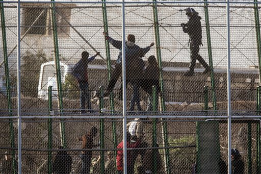 Ισπανία: Νέα εισβολή μεταναστών στον θύλακα της Μελίγια