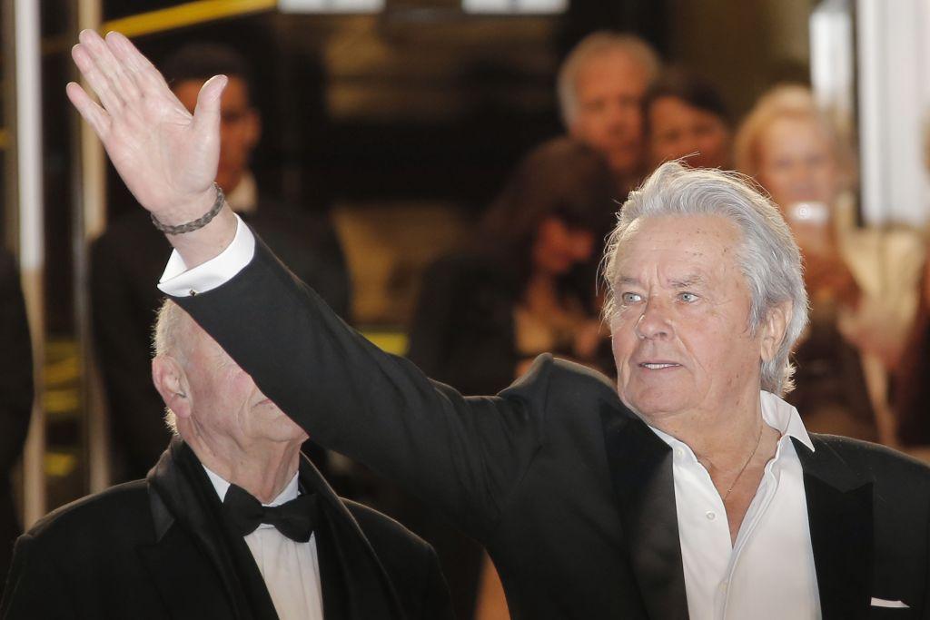 Σάλος στο Φεστιβάλ Καννών για την τιμητική διάκριση στον Αλέν Ντελόν