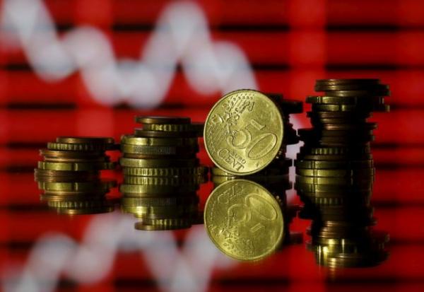 Σημαντική αποκλιμάκωση στις αποδόσεις των ελληνικών ομολόγων