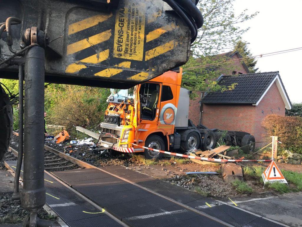 Γερμανία: Έντεκα τραυματίες από σύγκρουση τρένου με φορτηγό