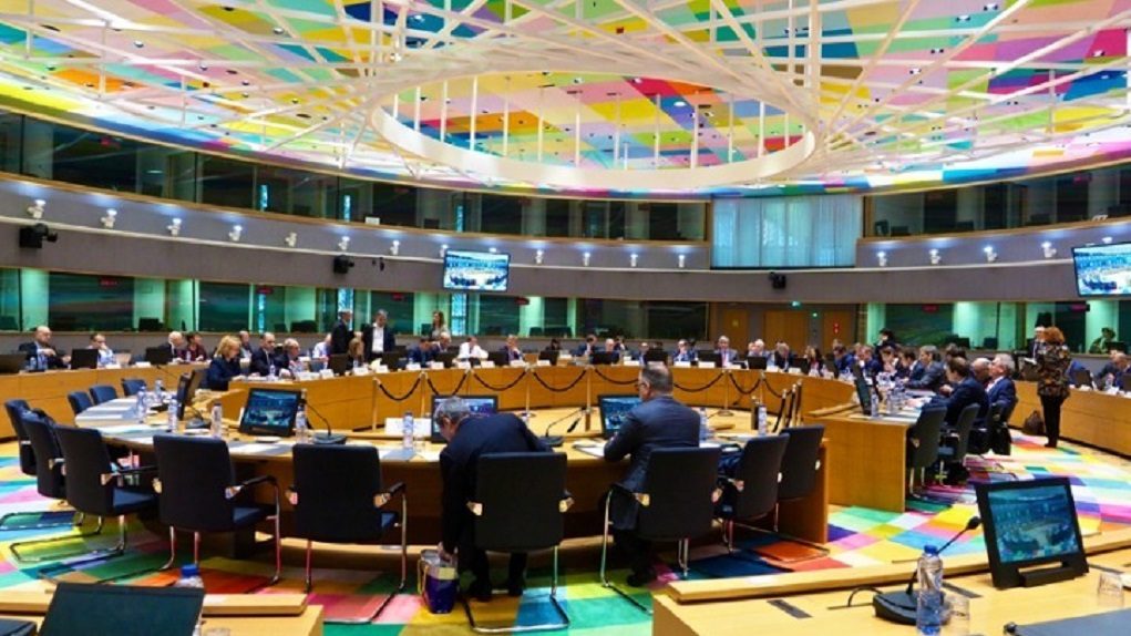 Eurogroup: «Εξηγήσεις» από Χουλιαράκη για τις νέες παροχές