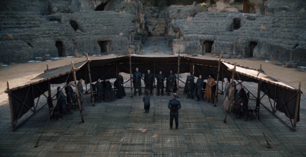 Νέα γκάφα στο Game of Thrones: Μπουκάλι με νερό στο φινάλε