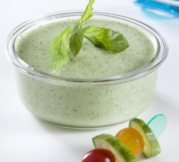 Νόστιμη και δροσερή αγγουρόσουπα