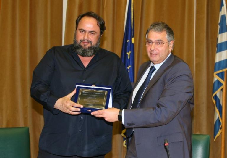 Μαρινάκης και Μώραλης συζητούν με εκπροσώπους των παραγωγικών τάξεων του Πειραιά