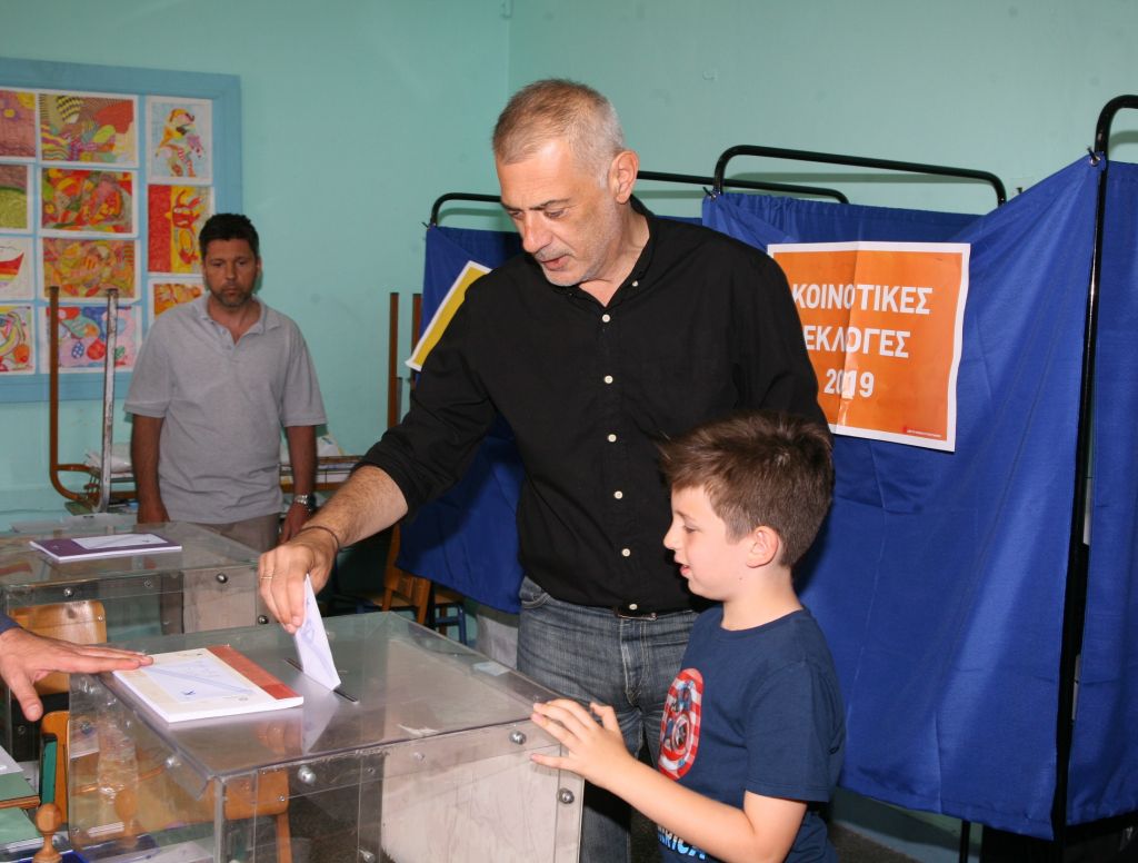 Ψήφισε ο Γιάννης Μώραλης: «Κορυφαία διαδικασία της δημοκρατίας»