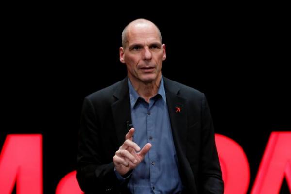 Βαρουφάκης στο One Channel: Τι είπε για την Πάμελα Άντερσον