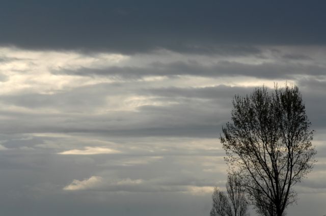 Άστατος ο καιρός: Βροχές, καταιγίδες και σκόνη