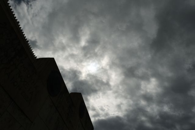 Χαλάει ξανά ο καιρός – Έρχονται βροχές, καταιγίδες και πτώση της θερμοκρασίας