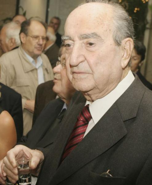Σε κλειστό οικογενειακό κύκλο το μνημόσυνο του Κωνσταντίνου Μητσοτάκη