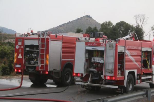 Πυρκαγιά σε λυόμενη κατοικία στη Θεσσαλονίκη