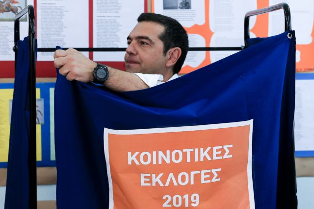 Το απρόοπτο την ώρα που ψήφιζε ο Τσίπρας