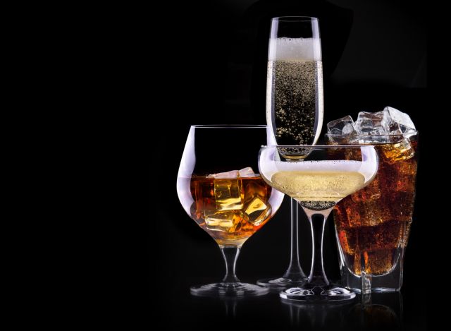Αυξάνεται η κατανάλωση αλκοόλ παγκοσμίως - Πόσο πίνουν οι Έλληνες