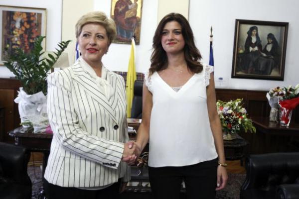 Η οργισμένη απάντηση της Κόλλια στη Νοτοπούλου που είπε «άχρηστο» το υπουργείο της