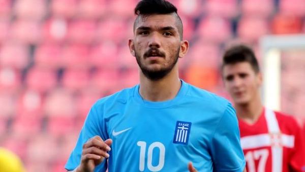 Δημήτρης Κολοβός: Απίστευτο με ποιο μοντέλο τα έφτιαξε ο διεθνής ποδοσφαιριστής (pic)