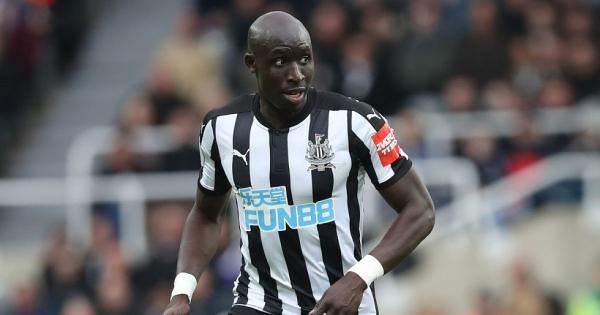 «Ολυμπιακός και Φενερμπαχτσέ για τον Ντιαμέ»