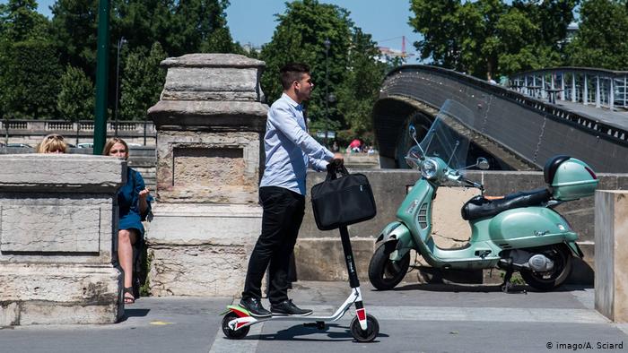 Ηλεκτρικά πατίνια: ευχή και κατάρα για τις πόλεις