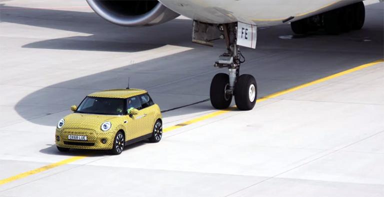 Βαρύ φορτίο για το πρώτο ηλεκτρικό ΜΙΝΙ